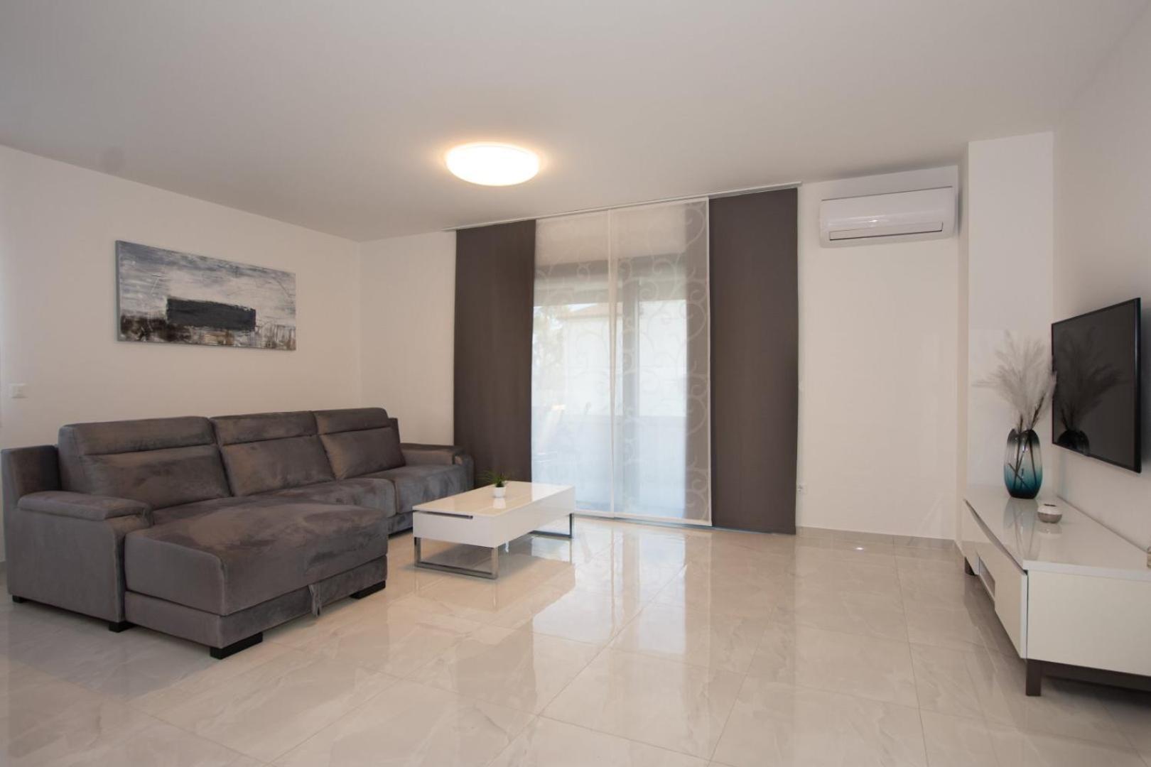 Villa Stella - Crowonder Luxury Rent Turanj Exterior photo